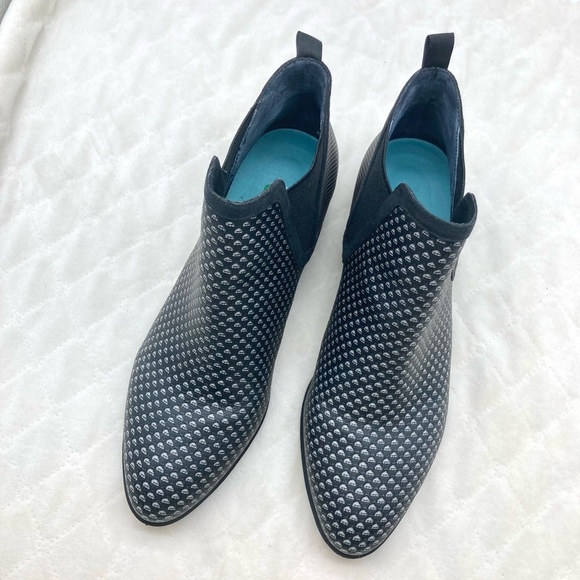 Women’s Beta Brand Tennis Western Pull On Ankle Boots - Picture 14 of 16